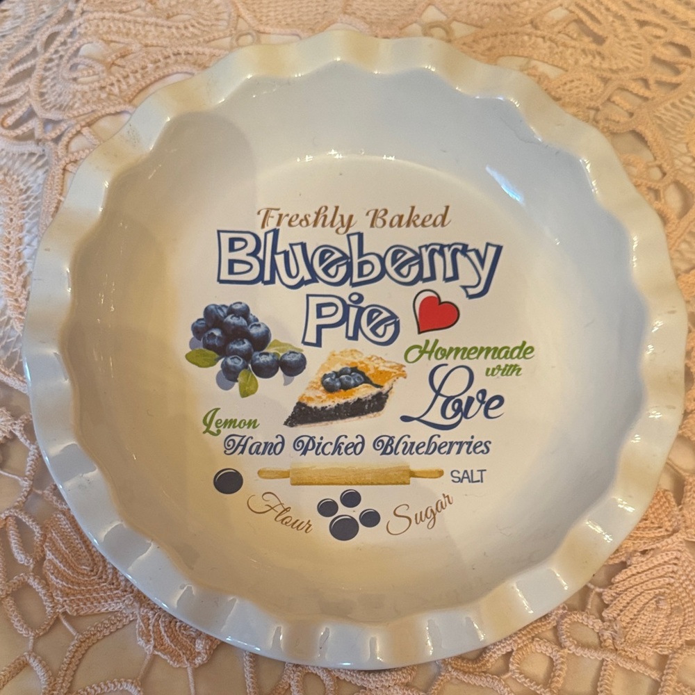 Thoughtful gift giving: Bake a 🫐🥧 in this bakeware for a friend.
